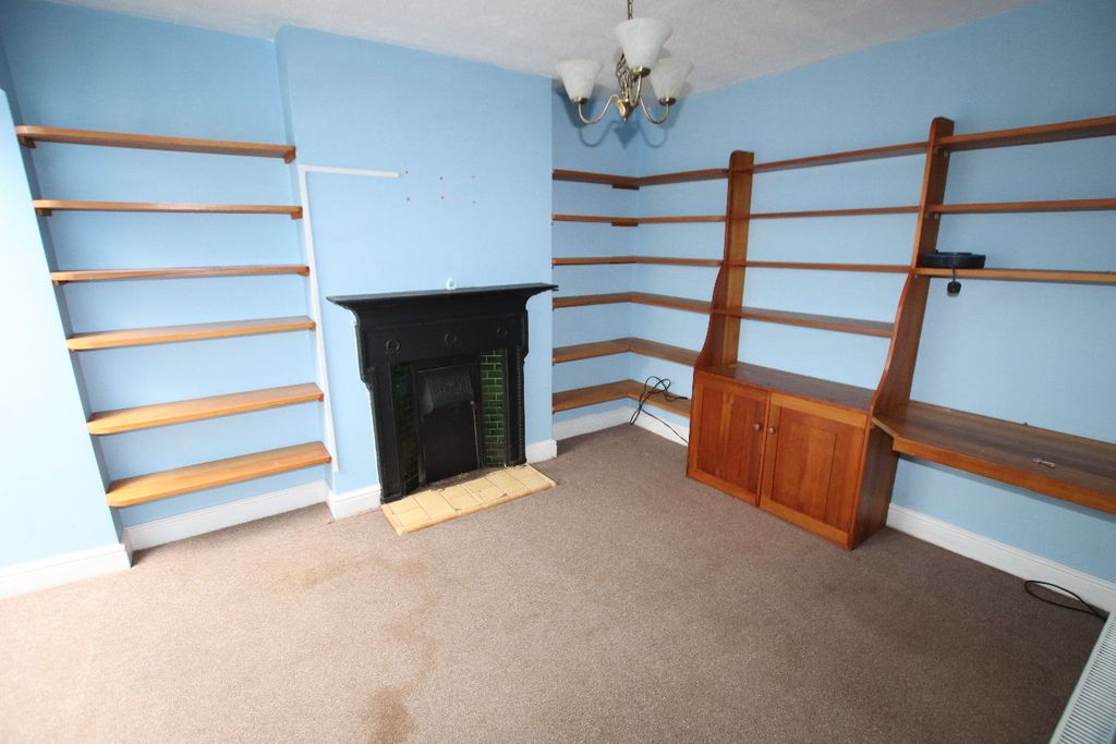 Property photo 3 of 17 Gallery