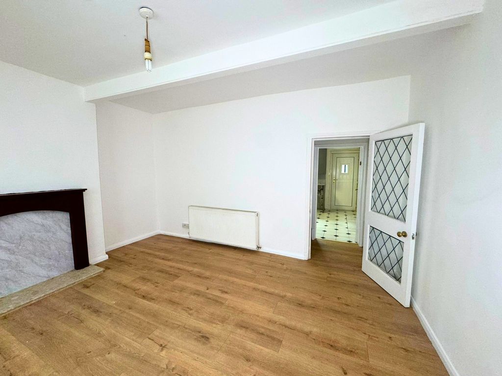 Property photo 3 of 24 Gallery