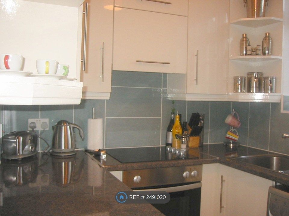 Property photo 1 of 6 Kitchen