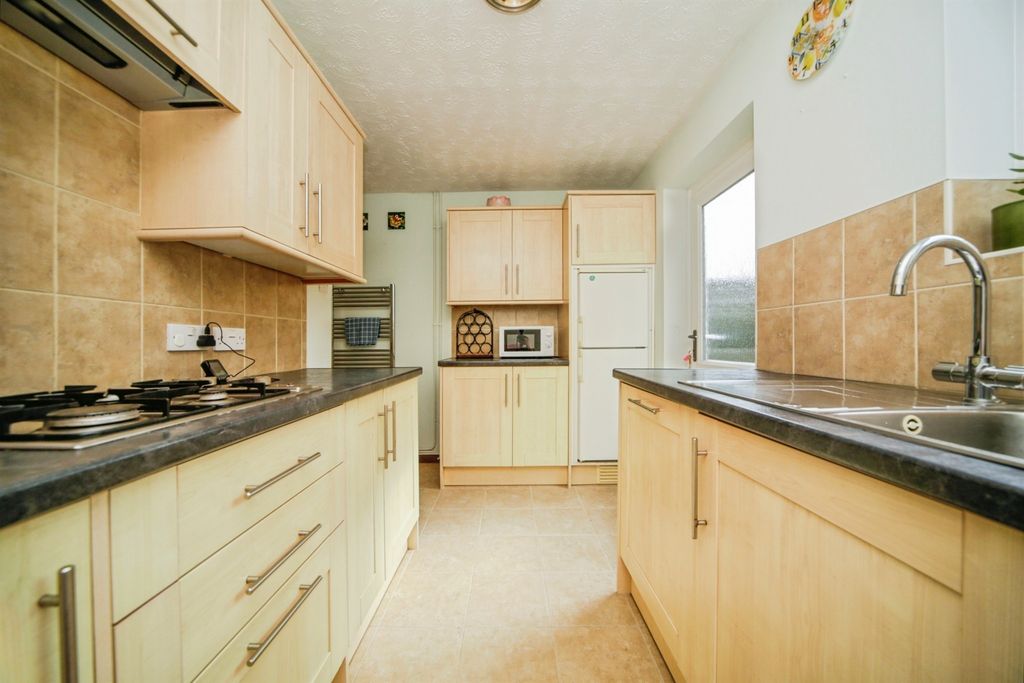 Property photo 2 of 16