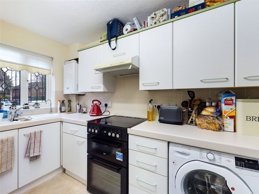 Property photo 3 of 14 Kitchen