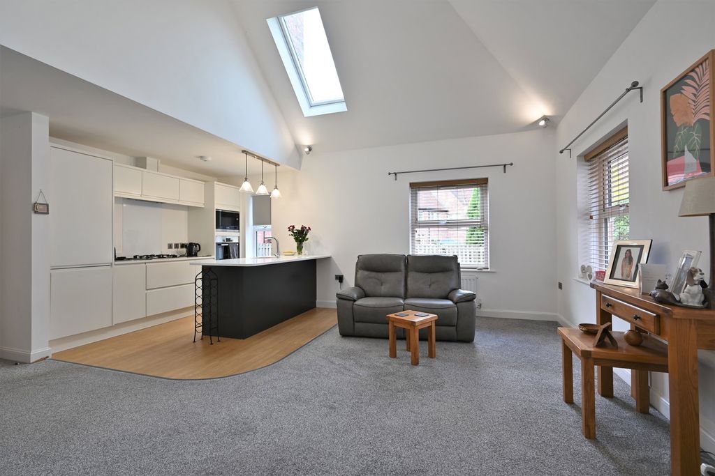 Property photo 2 of 15