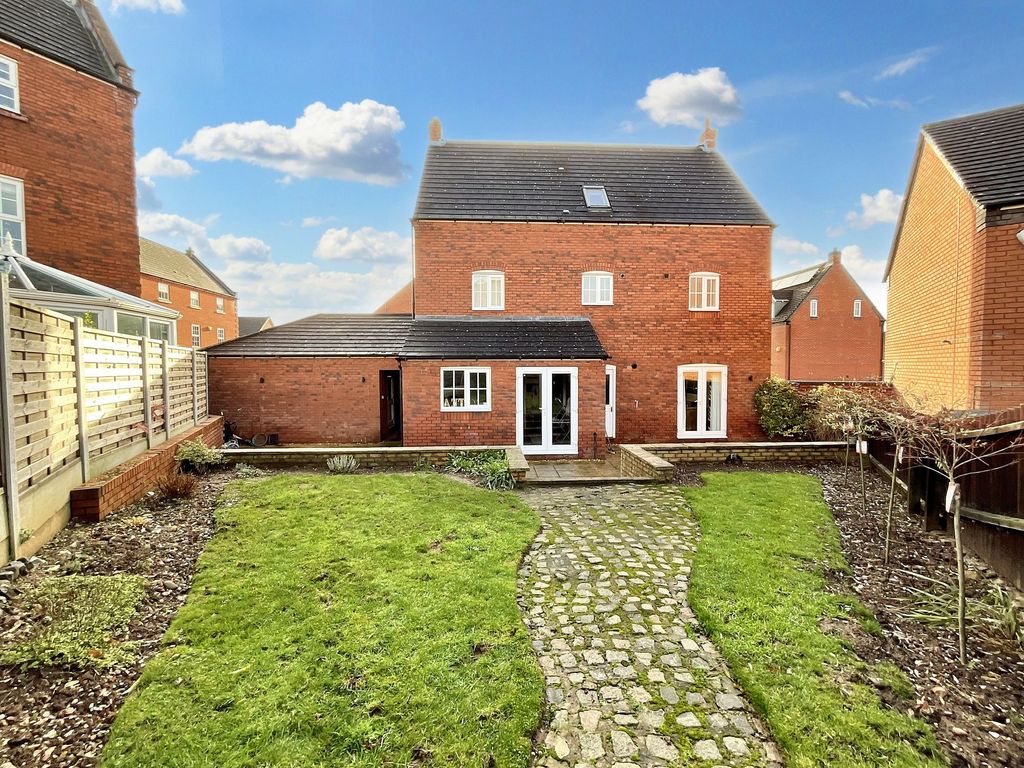 Property photo 2 of 30