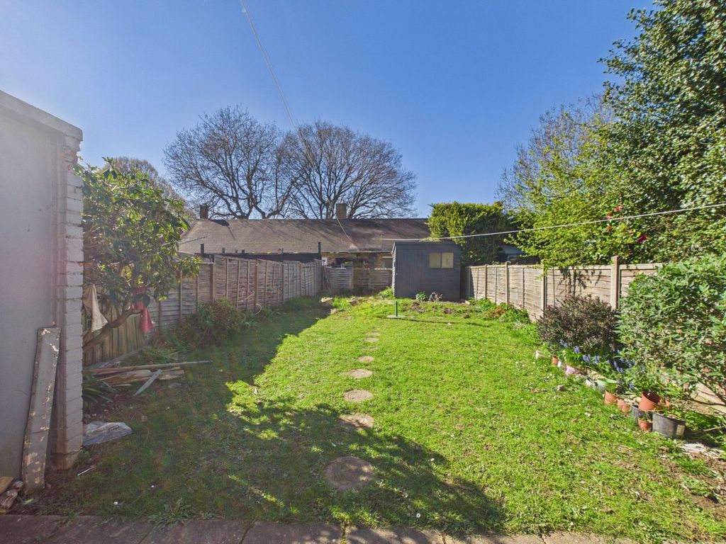 Additional image 9 of 2 bed terraced house for saleWentworth Avenue, Slough, Berkshire SL2