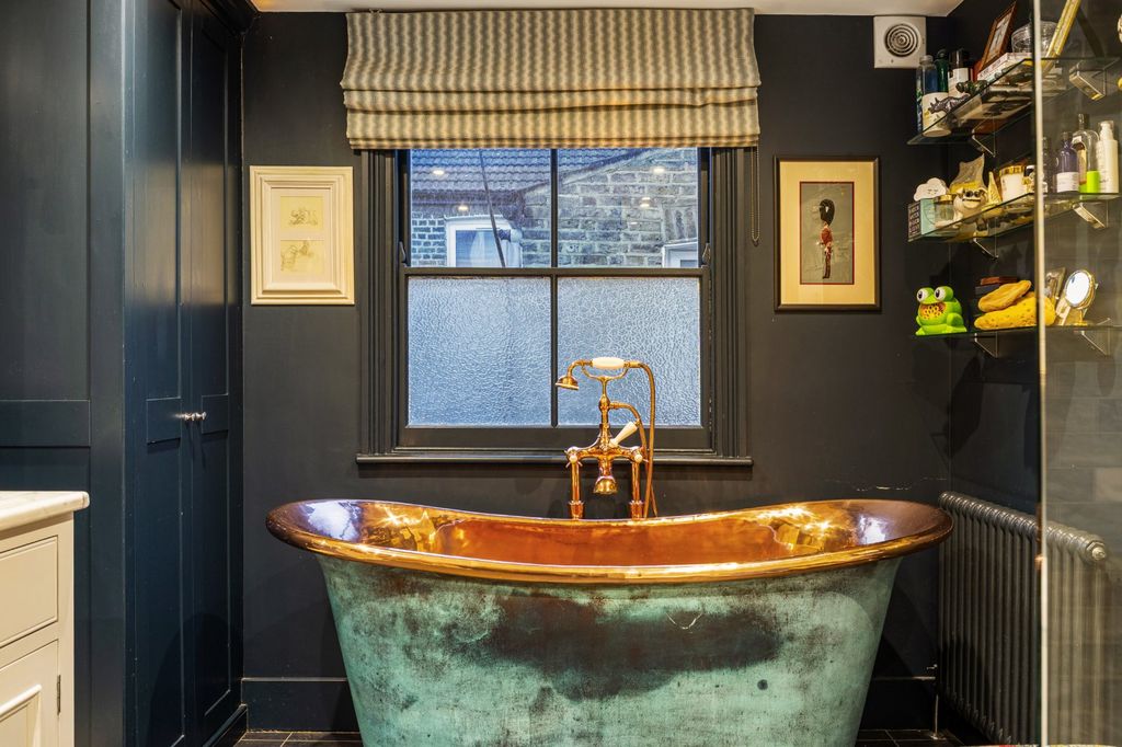 Property photo 3 of 11 Picture No. 13