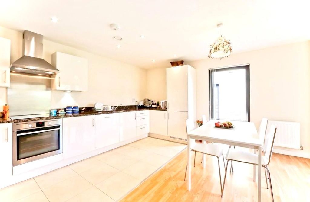 Property photo 3 of 8 Gallery