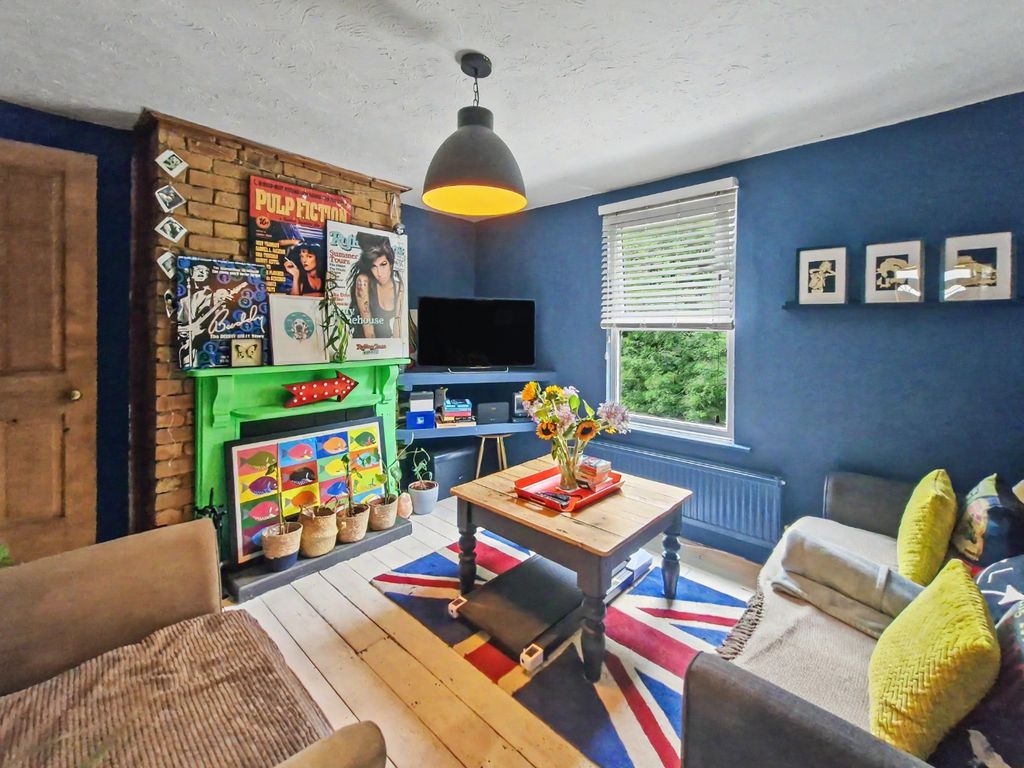 Property photo 2 of 40 5193543