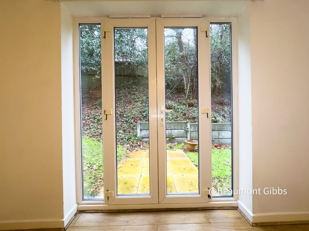 Property photo 3 of 9 4830604