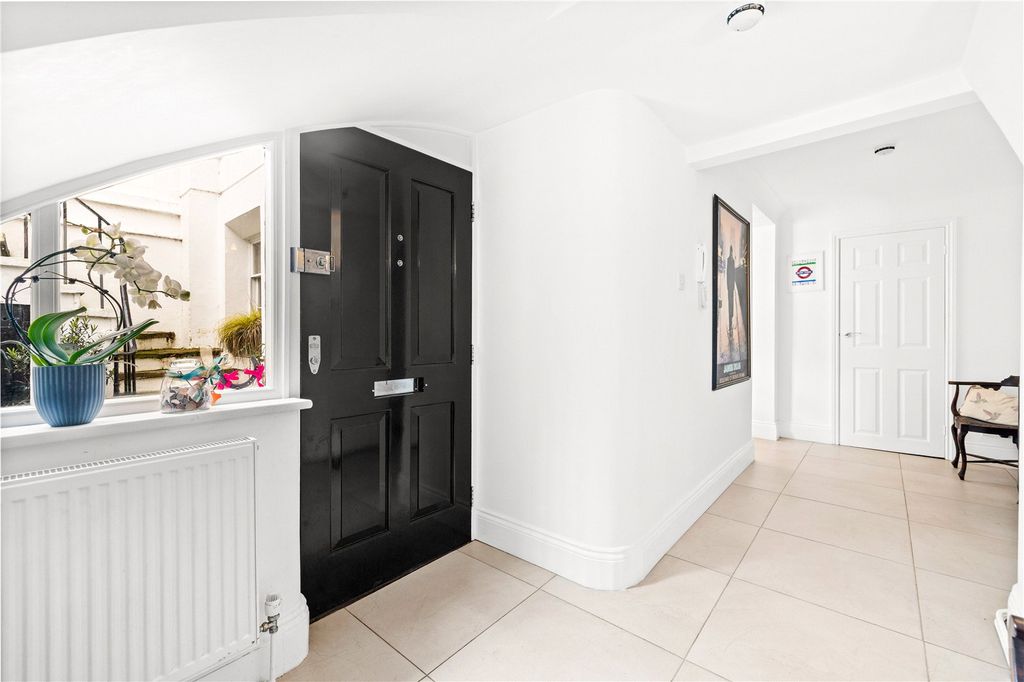 Property photo 3 of 18 Picture No. 19