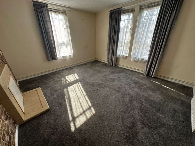 Property photo 2 of 5 Photo 5