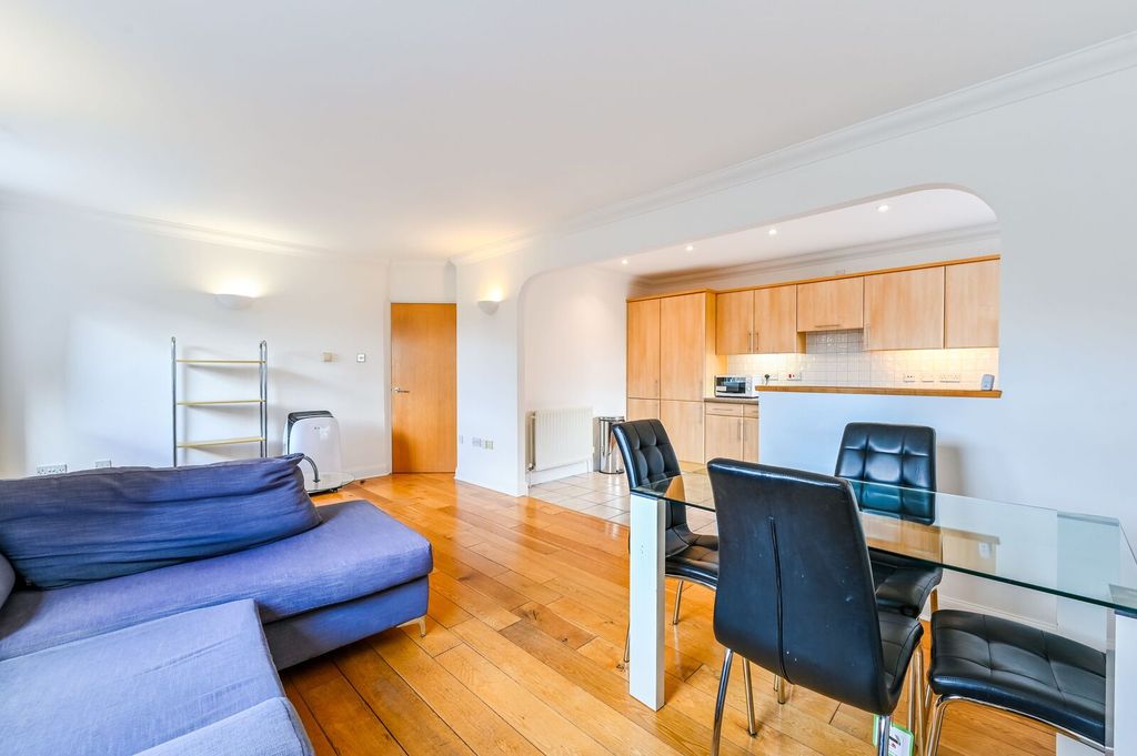 Property photo 3 of 15