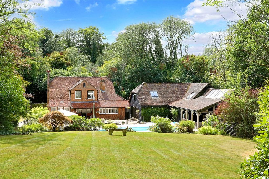 Property photo 3 of 15 Grounds