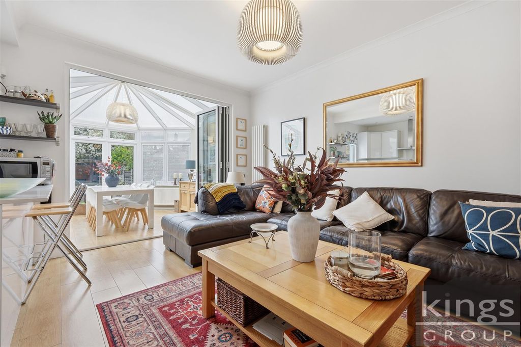 Property photo 2 of 27