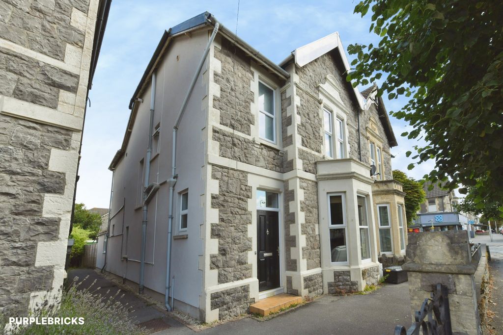 Property photo 1 of 27