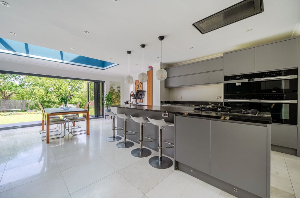 Property photo 2 of 30 1479729-31-6A33E0...
