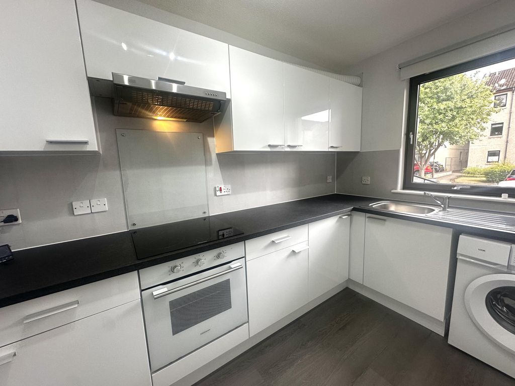 Property photo 1 of 11 Kitchen