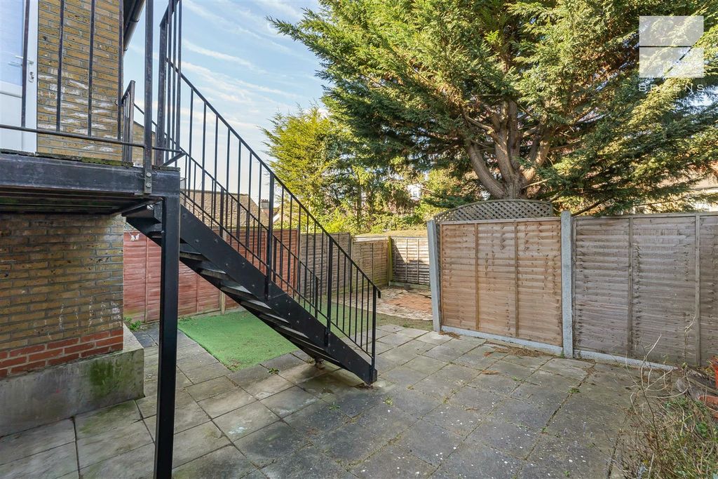 Additional image 22 of 3 bed property for saleCastle Avenue, Highams Park E4