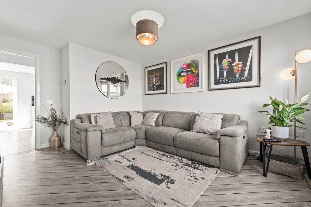 Property photo 3 of 35 4414237