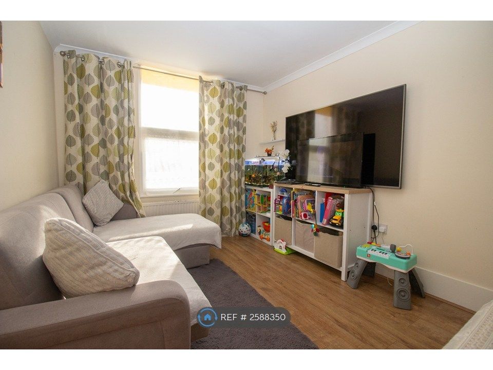 Property photo 2 of 8