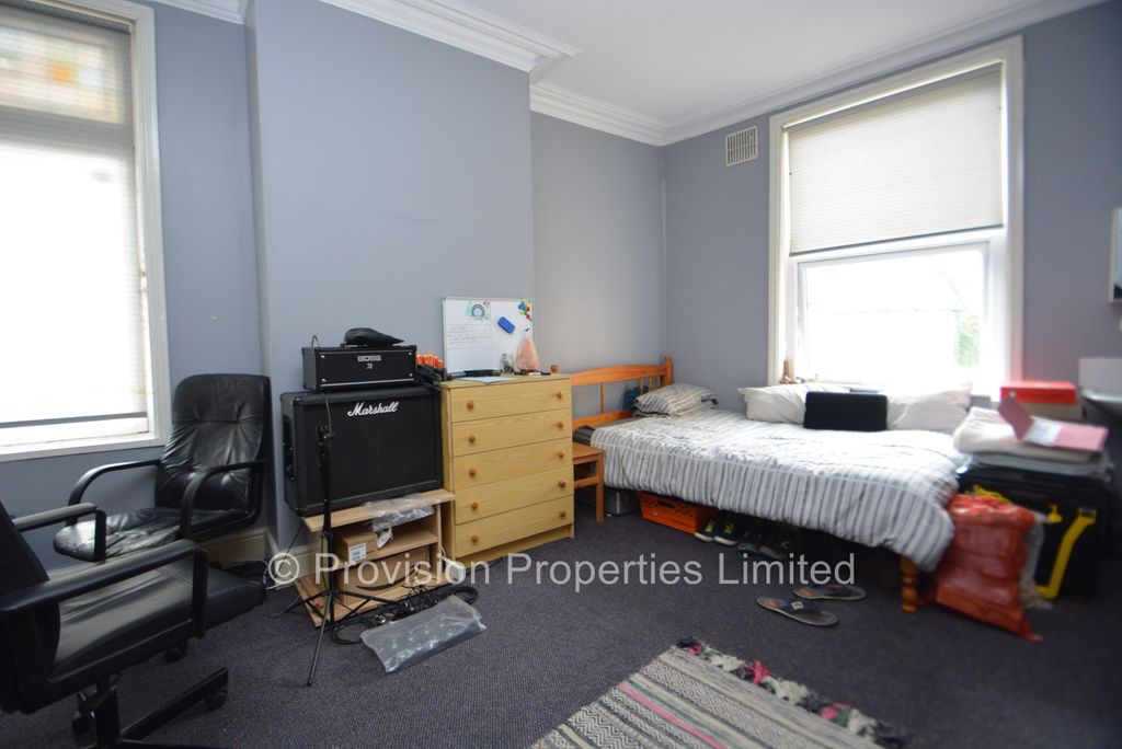 Property photo 2 of 7 Photo