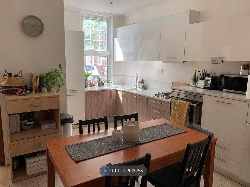 Property photo 2 of 17