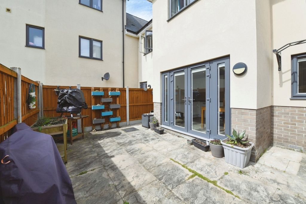 Property photo 2 of 14 Pbox-Img.Jpg