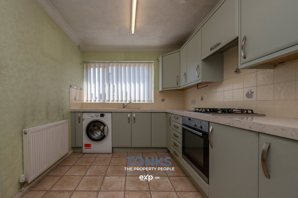 Property photo 3 of 13