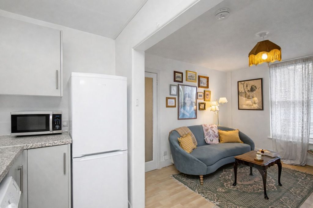 Additional image 4 of 1 bed flat for saleSouth Street, St Andrews KY16