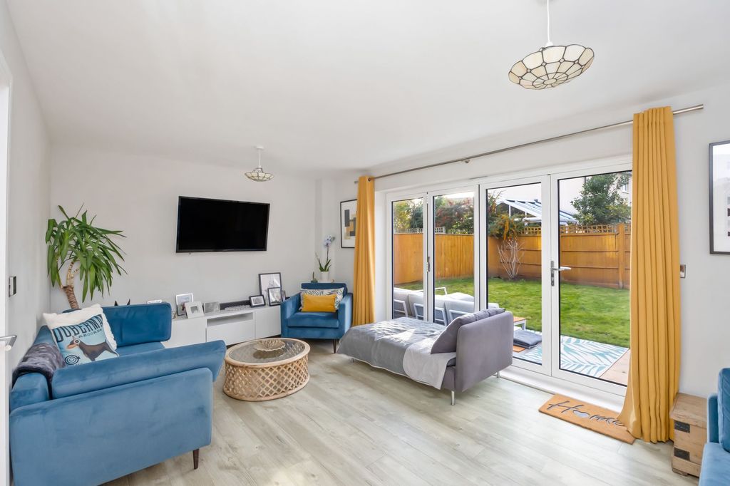 Property photo 3 of 21