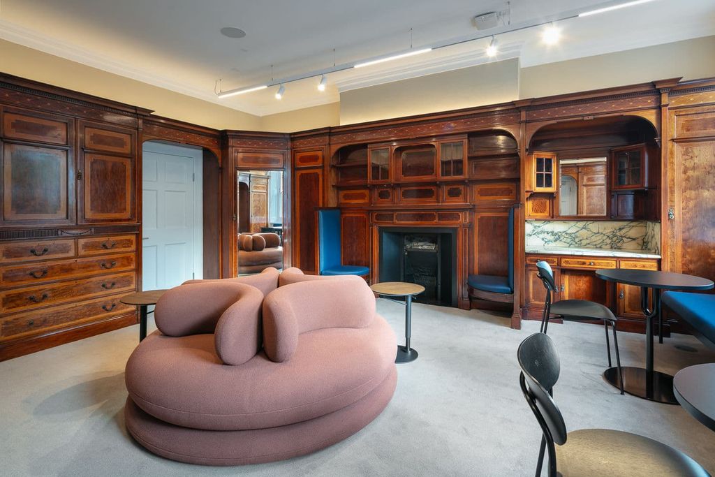 Property photo 3 of 6