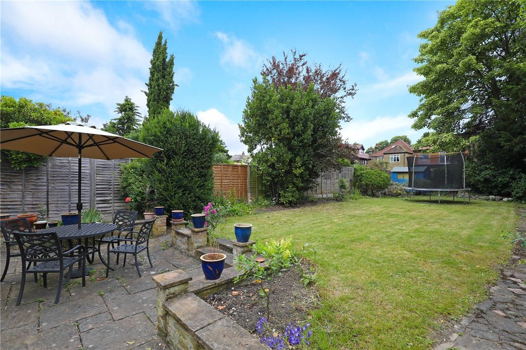 Property photo 2 of 23 Garden
