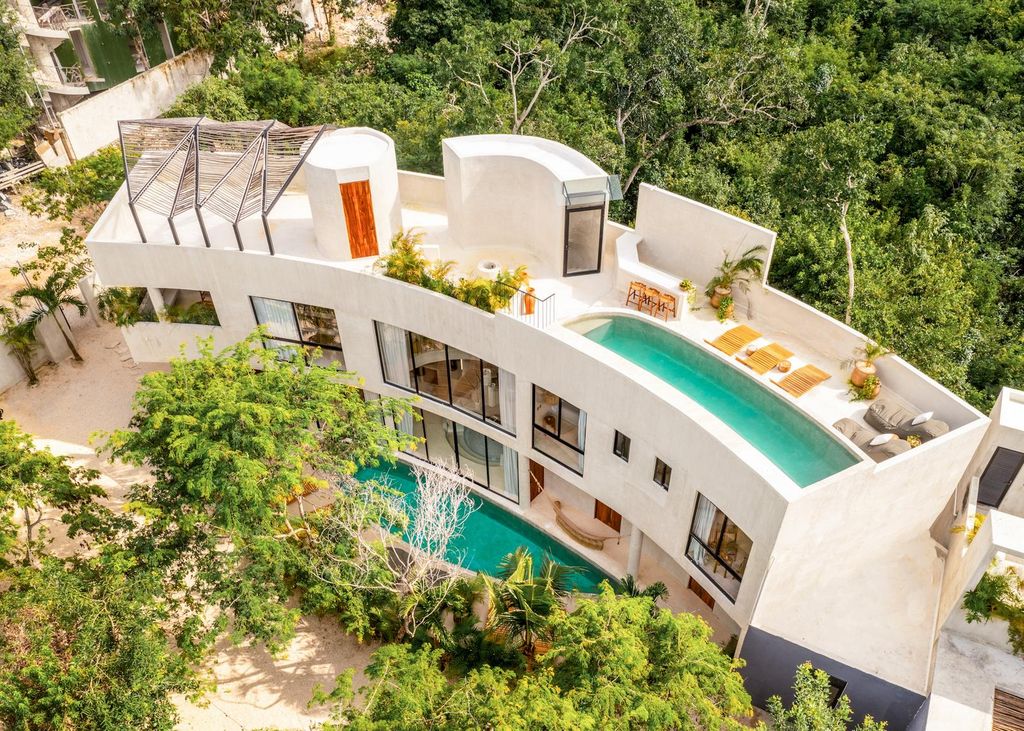 Property photo 2 of 28