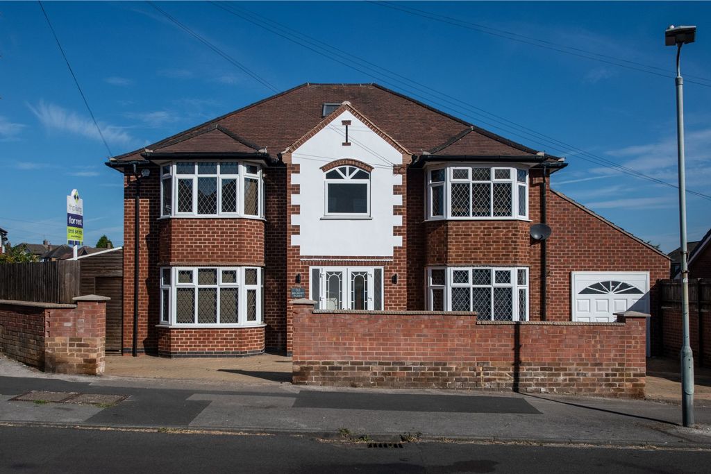 Property photo 1 of 27