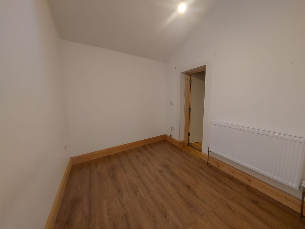 Property photo 2 of 6 Gallery