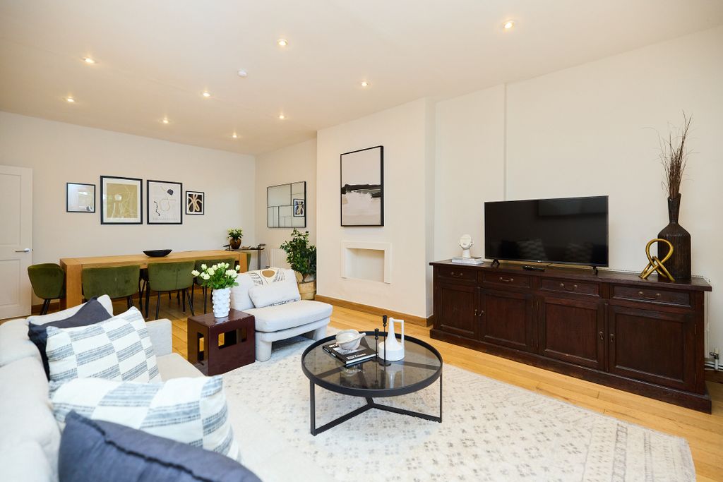 Property photo 1 of 8 Ln Gar 160_068.Jpg
