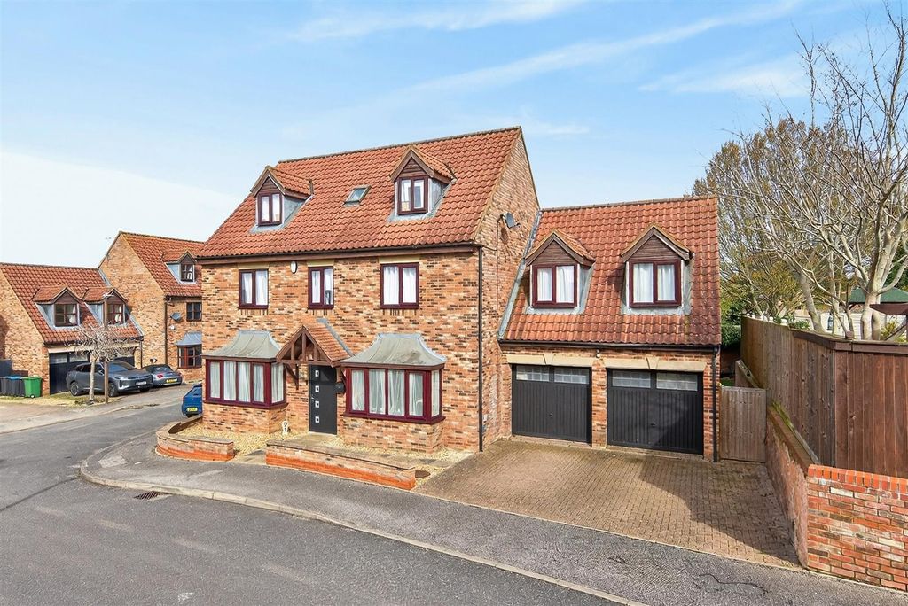 Property photo 1 of 29 11Wroxtonctweb02.Jpg