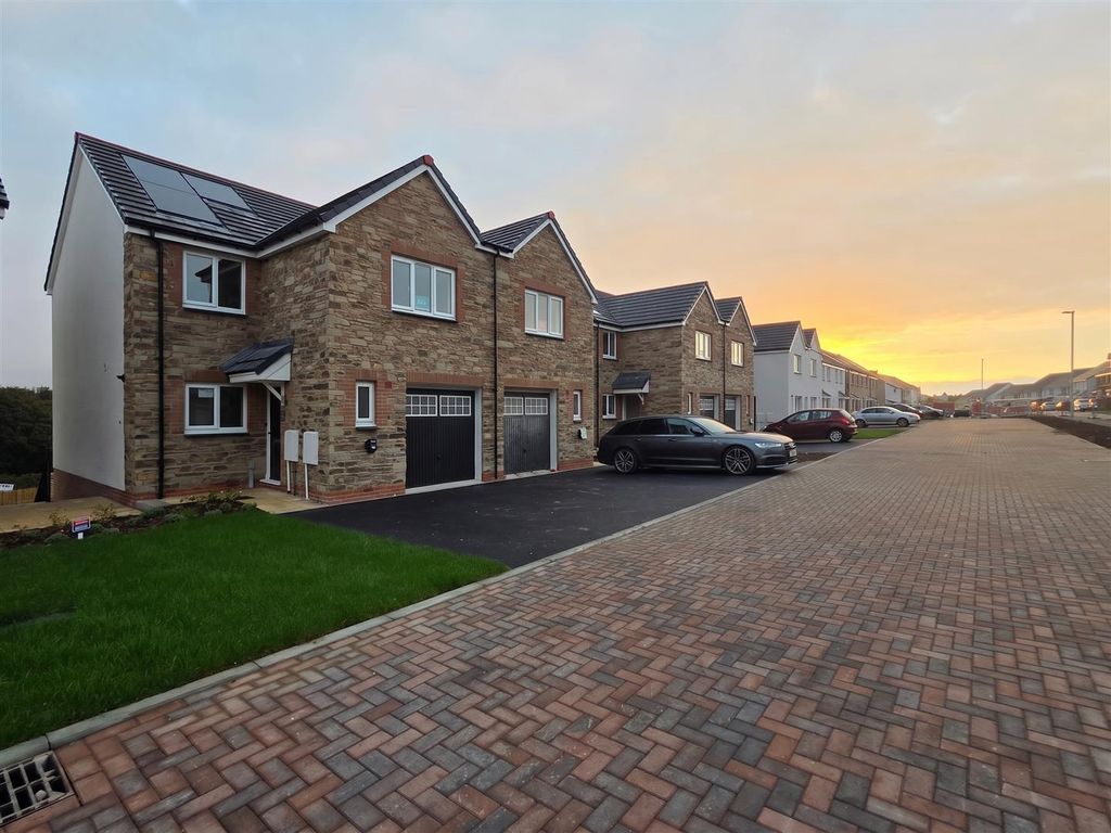 Property photo 1 of 15 The Dunmere