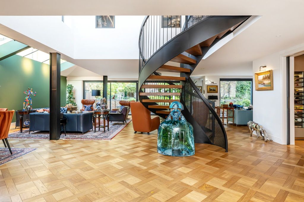 Property photo 1 of 25 Picture No. 24