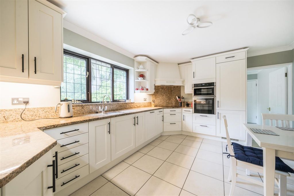 Property photo 2 of 18 Kitchen 1.Jpg