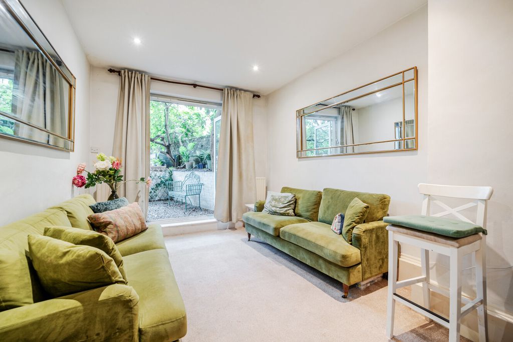 Property photo 1 of 24 4
