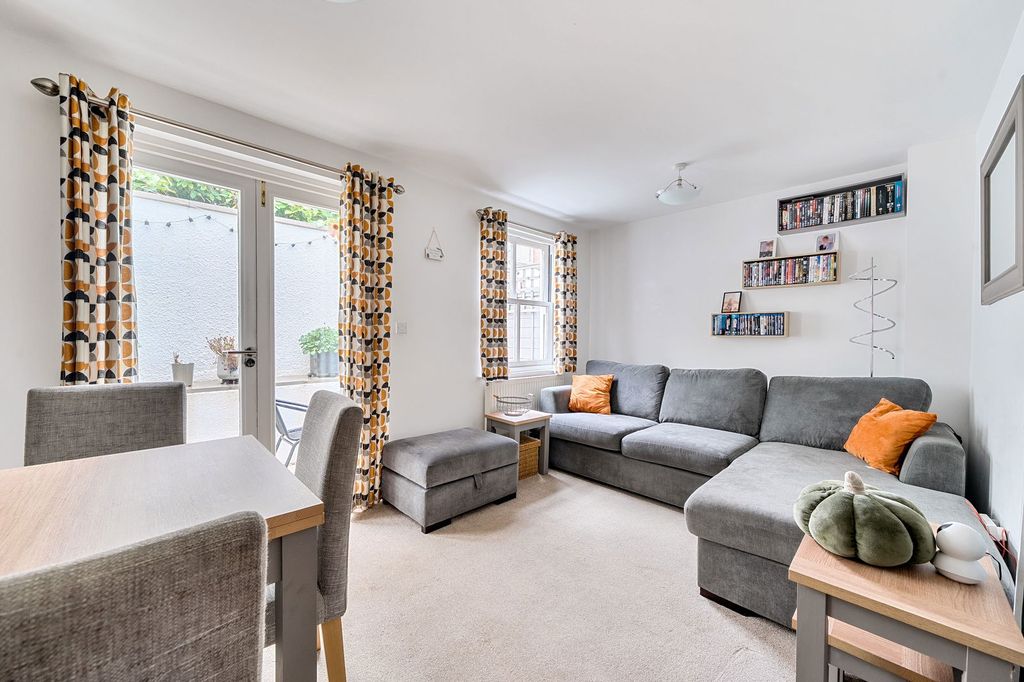 Property photo 3 of 14