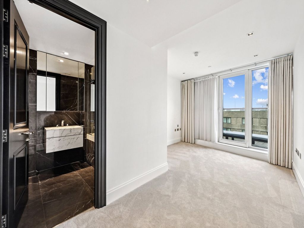 Property photo 3 of 11 Charles House