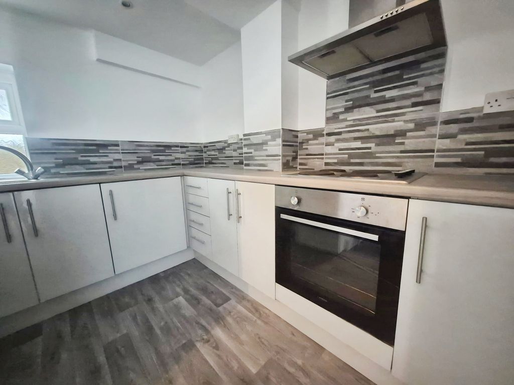 Property photo 1 of 10 cd27Bc4F-Kitchen 20 281 29