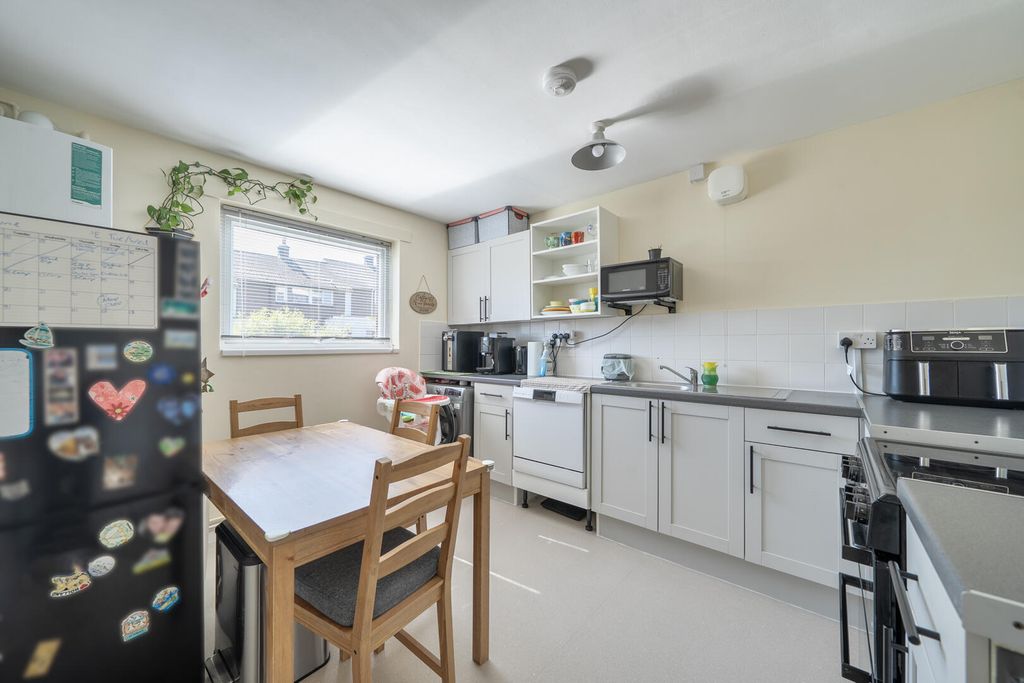 Property photo 2 of 12 Kitchen