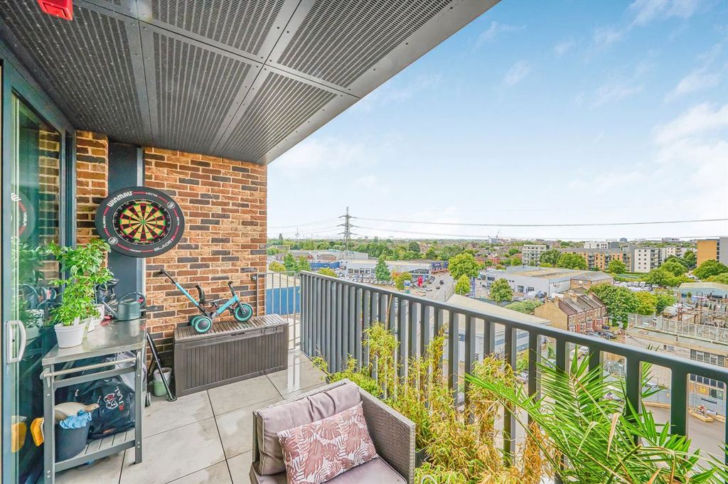 Property photo 2 of 10