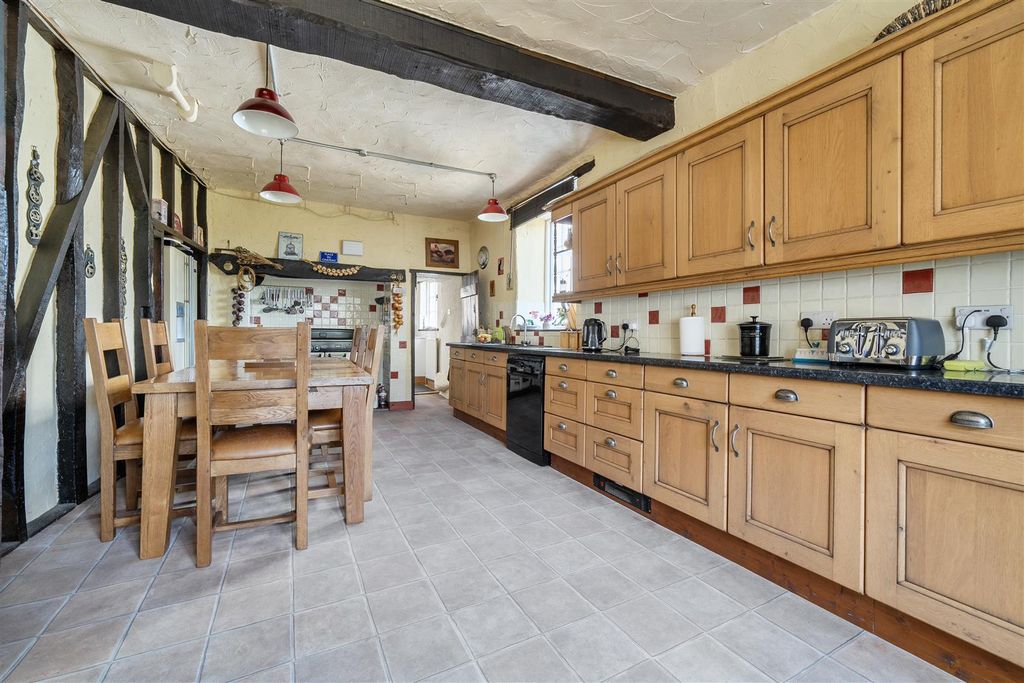 Property photo 3 of 50 Kitchen