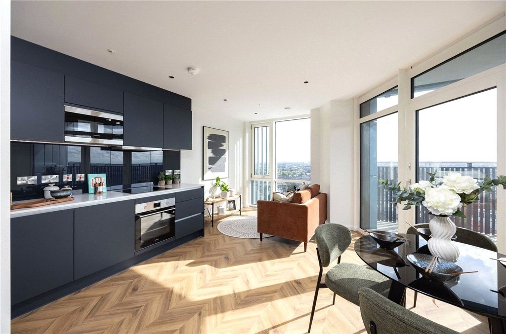 Property photo 1 of 12 Living Room