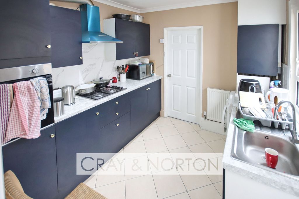 Property photo 3 of 10 Photo 6