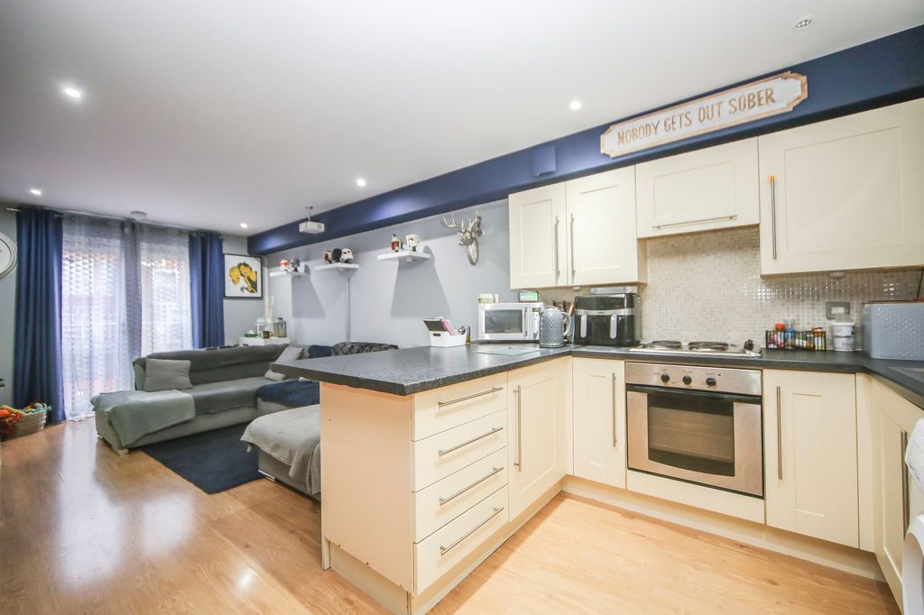 Property photo 2 of 13