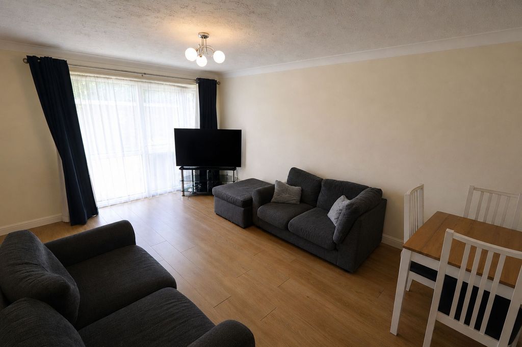 Property photo 2 of 7